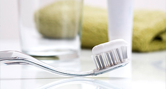 Die 10 goldenen Regeln der Zahnpflege.